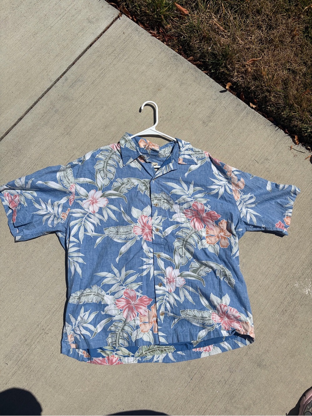 Men's Blue Floral Short-Sleeve Button-Up Shirt